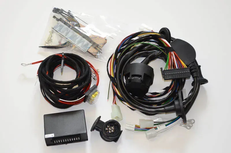 Haagise pistikukomplekt (13 klemmi) + C2 + akutoide + 13/7 adapter