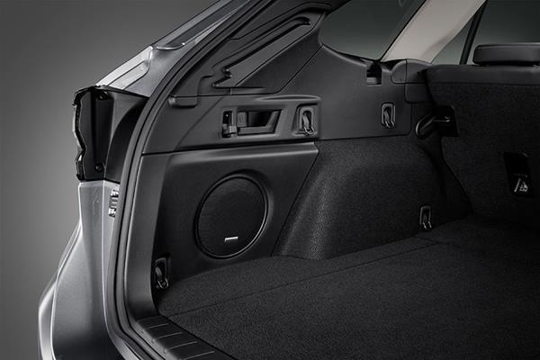 Harman/Kardon kõlar, mis on integreeritud Subaru pagasiruumi.