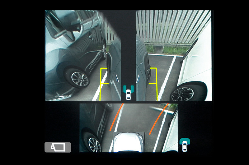 Subaru puuteekraanil kuvatakse külgkaamera pilt koos tähistatud vaateväljaga.