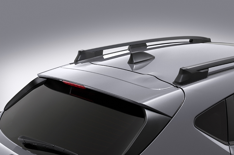 Subaru Crosstreki katus haiuime antenni ja tugevate katuseraamidega.