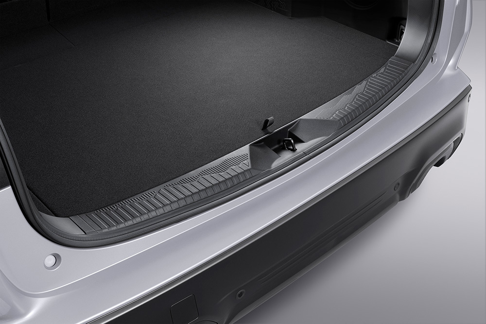 Lähivõte Subaru Foresteri pagasiruumi disainitud lävest.