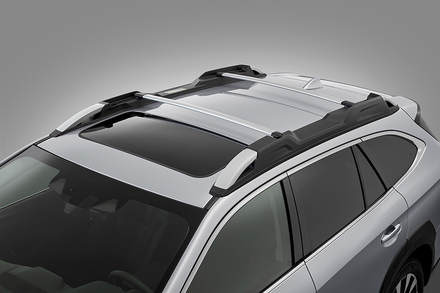 Subaru Outback Summit avatava katuseluuk – panoraamklaaskatus, mis tõstab mugavust ja rikastab iga sõidukogemust.