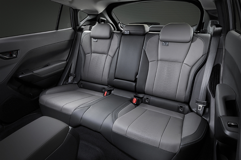 Subaru Crosstreki tagaistmel on ruumi kolmele reisijale.