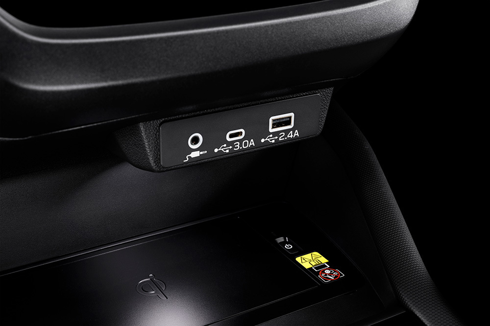 Subaru pakub USB Type A ja C pesasid nii ees kui taga – et kõik autos viibijad saaksid oma seadmeid laadida sõltumata ühendusest.